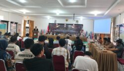 Rapat pleno terbuka rekapitulasi hasil penghitungan perolehan suara pemilihan Gubernur dan Wakil Gubernur Sulawesi Selatan, serta Bupati dan Wakil Bupati Luwu Utara, Selasa, 3 Desember 2024, di Aula Demokrasi KPU Luwu Utara. (accy/tekape.co)