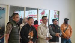 Tim Tangkap Buronan (Tabur) Kejati Sulsel bersama jajaran di Kejati Sulsel, Makassar, usai menangkap terpidana kasus narkotika yang ditangkap di Berau, Kalimantan Timur, Rabu (19/11/2025). (ist)